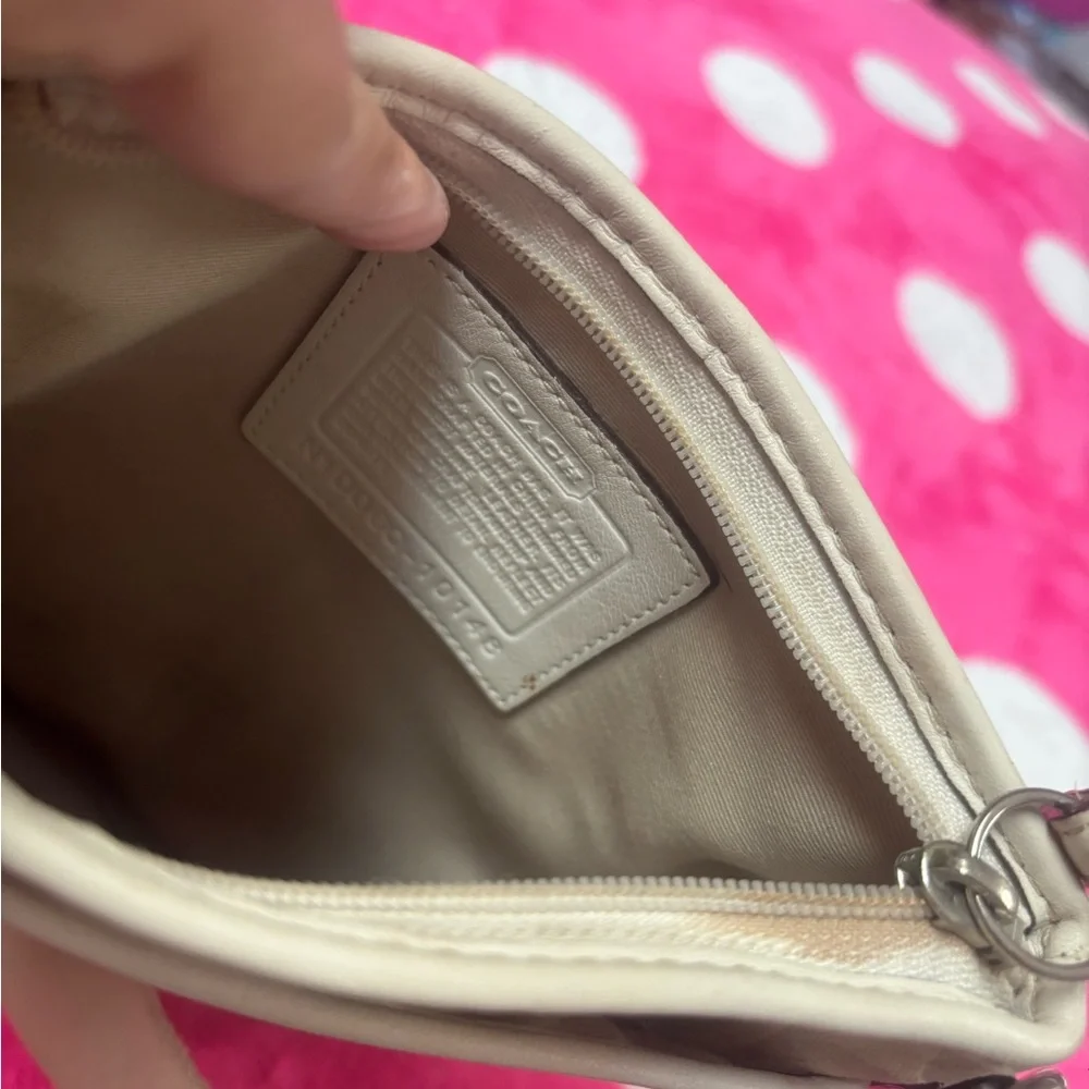 Coach Cream Shoulder Bag - Picture 3 of 5